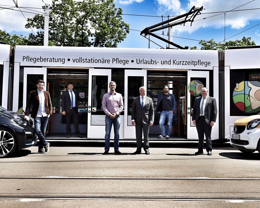  Mit Stra&szlig;enbahnoberleitungen Elektrofahrzeuge versorgen � Start des Verbundprojektes DC-LEO  (Foto: Intrasol)