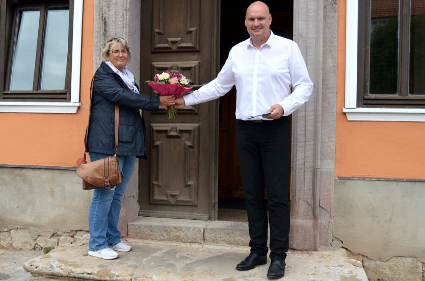 20.000ste Besucherin des Sondershäuser Bergbades (Foto: Stadt Sondershausen) 20.000ste Besucherin des Sondershäuser Bergbades (Foto: Stadt Sondershausen)