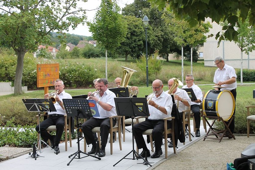 Fünften Geburtstag gefeiert (Foto: AWO-Seniorenresedenz) Fünften Geburtstag gefeiert (Foto: AWO-Seniorenresedenz)