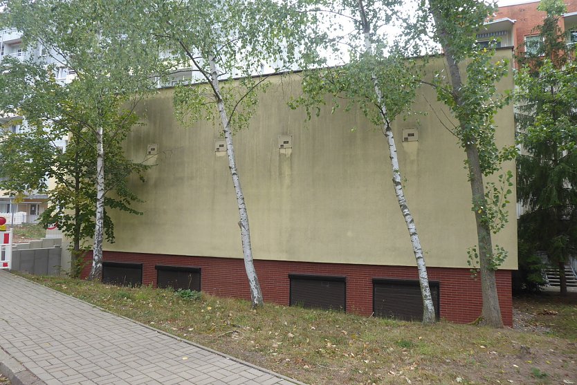 Wie man sieht, ist nichts zu sehen vom Wandbild (Foto: H.Kneffel)