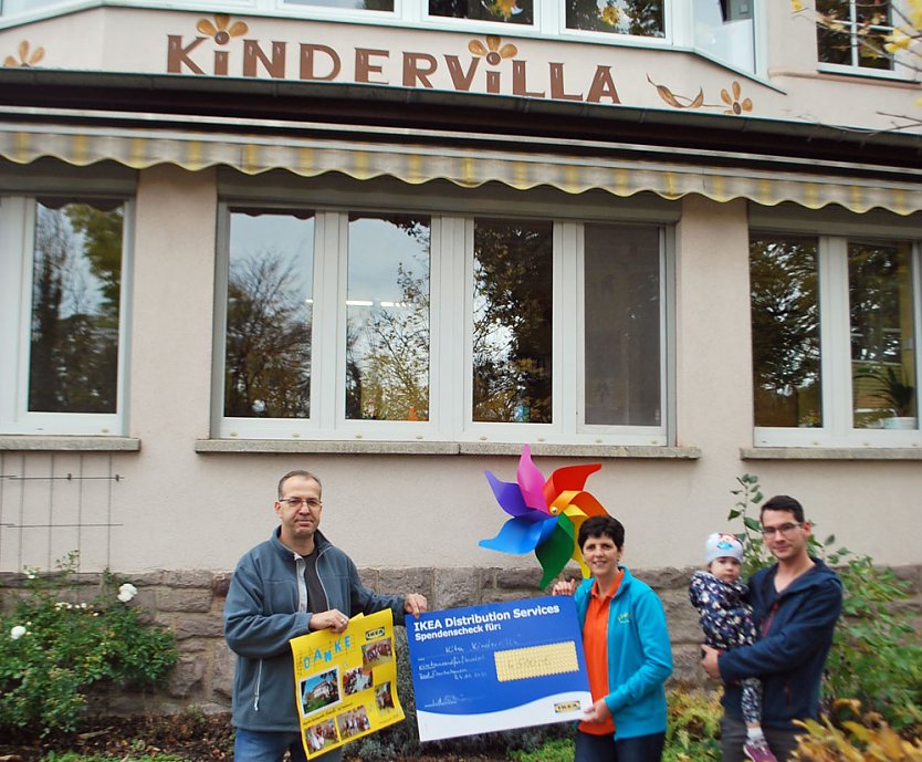 Besuch von IKEA in der Kindervilla (Foto: Kindervilla)