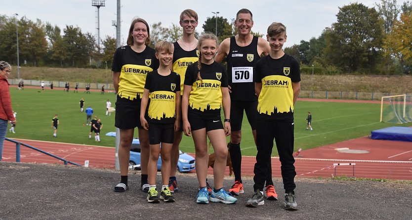 h.l.: Sina, Marco, Jens; v.l.: Finley, Maike, Timon  (Foto: Sophie Nebelung)