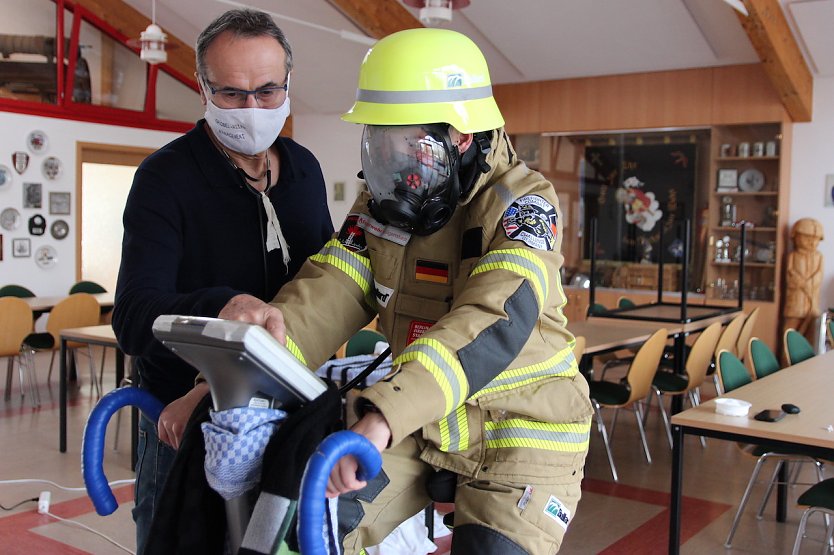 Fitnesstest f&uuml;r Feuerwehrkameraden (Foto: T.M&uuml;ller)