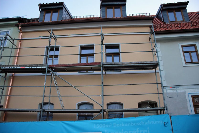 Stadt schmückt sich weihnachtlich (Foto: Karl-Heinz Herrmann)