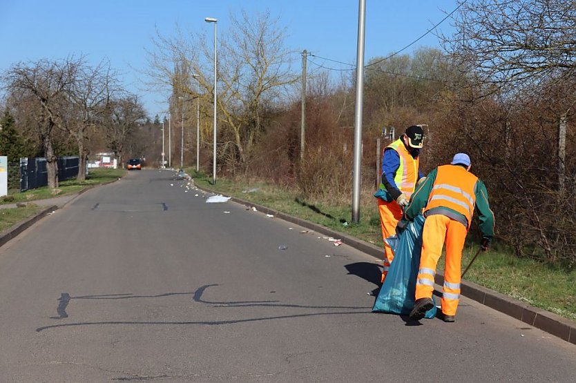 Abfall wird aufgesammelt (Foto: Stadtverwaltung Nordhausen)