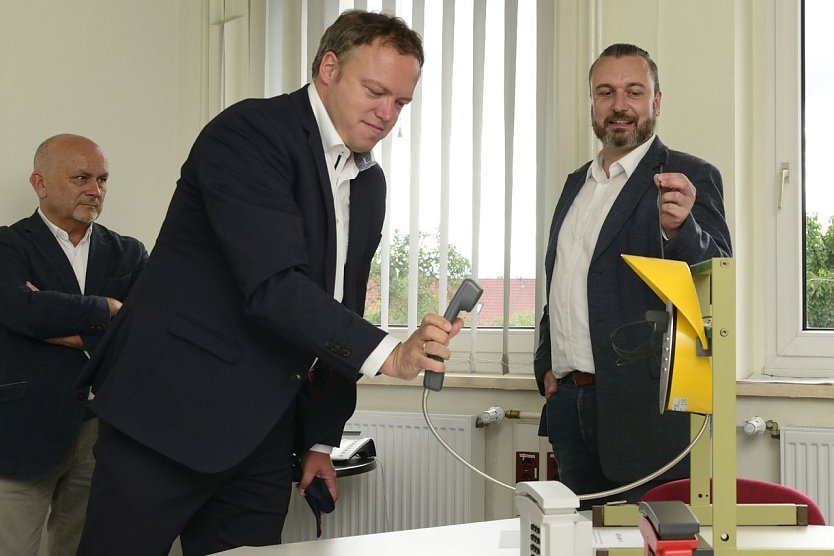 Helge Maday, Geschäftsführer der IMG Electronic & Power Systems GmbH, Prof. Dr. Mario Voigt , Fraktionsvorsitzender der CDU-Fraktion im Thüringer Landtag, Bundestagsmitglied Manfred Grund (Foto: Karsten Seifert)