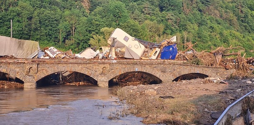 Schwerste Zerstörungen (Foto: FFW Niedersachswerfen)