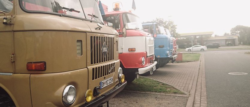 Zum 10. Geburtstag fuhren vor der alten IFA auch die "Finalprodukte" noch einmal auf - im W50 und L60 tuckert bis heute die Technik aus Nordhausen (Foto: agl)
