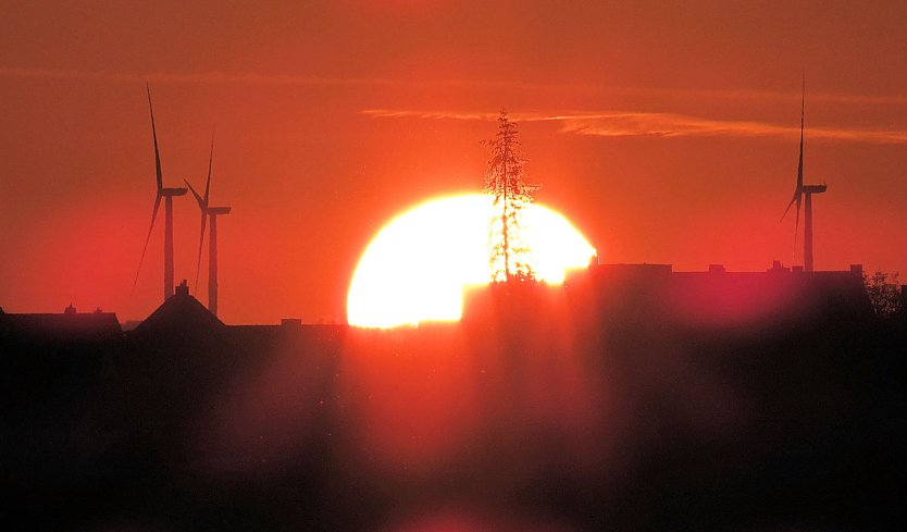 Sonnenuntergang in der Nordhäuser Windlücke (Foto: P.Blei)