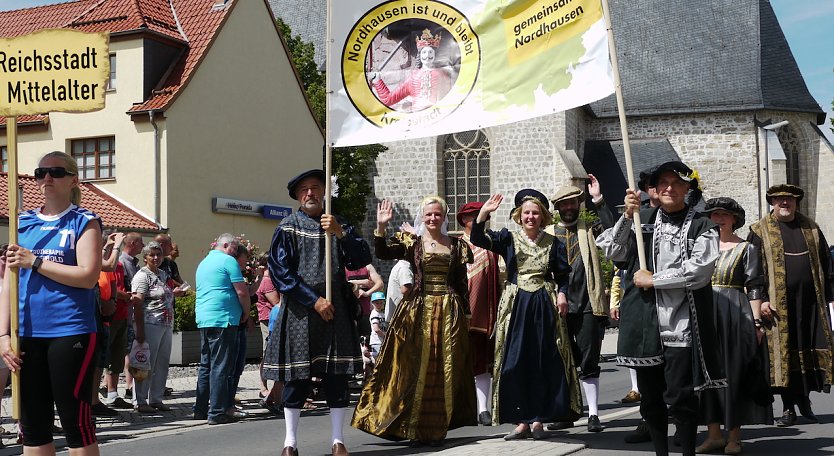 Festumzug im Jahre 2017 (Foto: Stadtverwaltung NDH)
