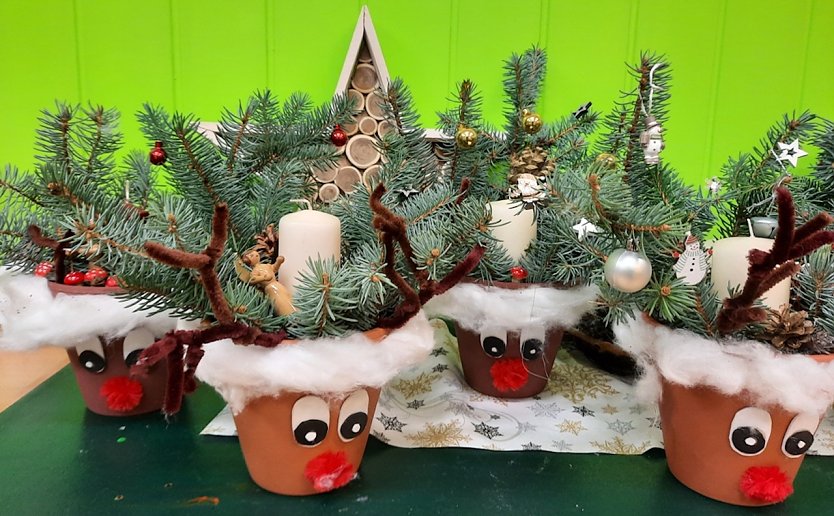 Weihnachtsbasteln im JuST in Sondershausen (Foto: Christiane Zyber)