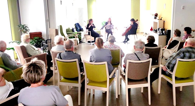 Musikalischer Start ins neue Jahr im St. Josefshaus (Foto: Heike Gerlach) Musikalischer Start ins neue Jahr im St. Josefshaus (Foto: Heike Gerlach)