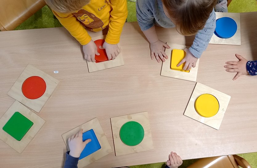 Mathematik mit Farben und Formen in der Kindervilla in Bad Frankenhausen (Foto: Katrin Milde)