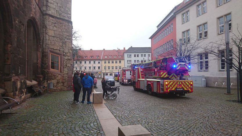 Feuerwehr auf dem Rathausplatz (Foto: agl)