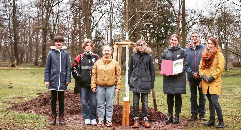 Das Nordhäuser Kinder- und Jugendparlament pflanzte einen Baum (Foto: ©Stadtverwaltung Nordhausen)