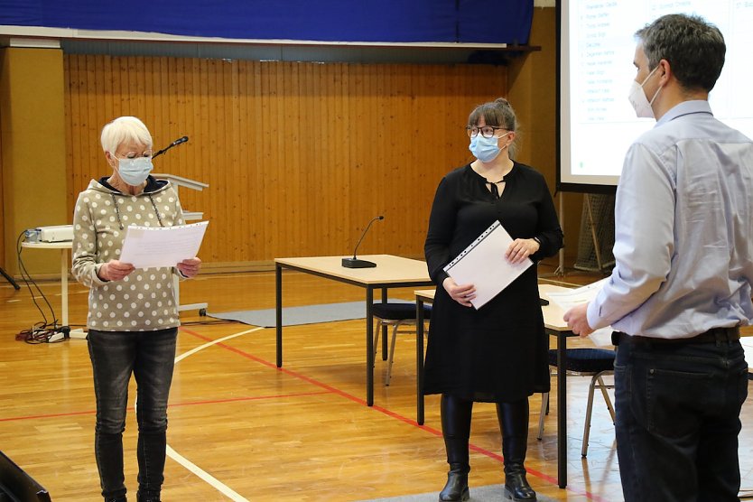 Ruth Hagene und Martina Degenhardt wurden gestern im Stadtrat vereidigt (Foto: agl)