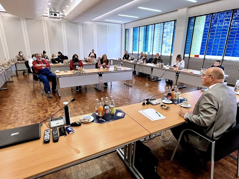 Gesprächsrunde mit ukrainischen Flüchtlingen (Foto: Leinefelde-Worbis) Gesprächsrunde mit ukrainischen Flüchtlingen (Foto: Leinefelde-Worbis)