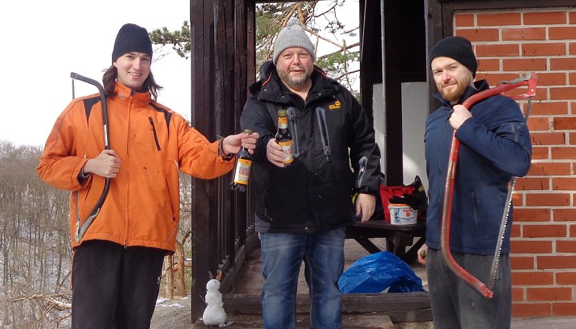 Nach getaner Arbeit gab es ein Bierchen (Foto: P.Keßler)