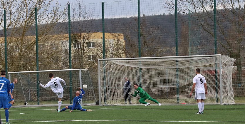 Dank des goldenen Tors von Nando-Pascal Fernschild feiern die Preußen schon den fünften Sieg in Serie (Foto: B.Harbauer)