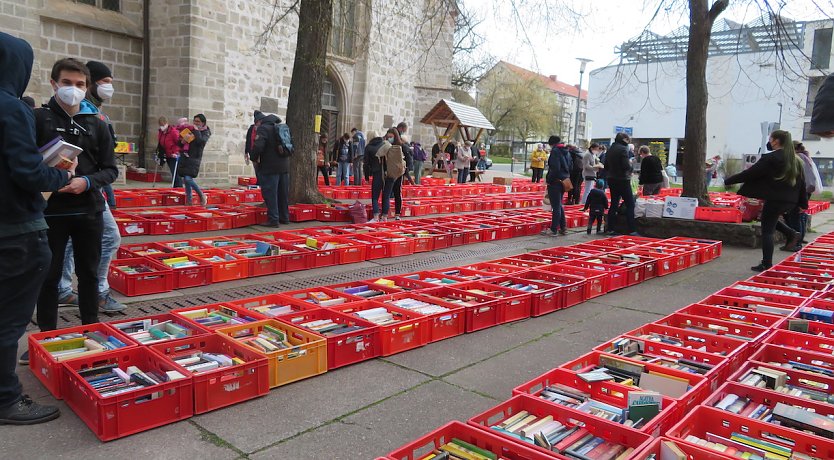 Büchermarkt am Blasiikirchplatz (Foto: F.Tuschy)