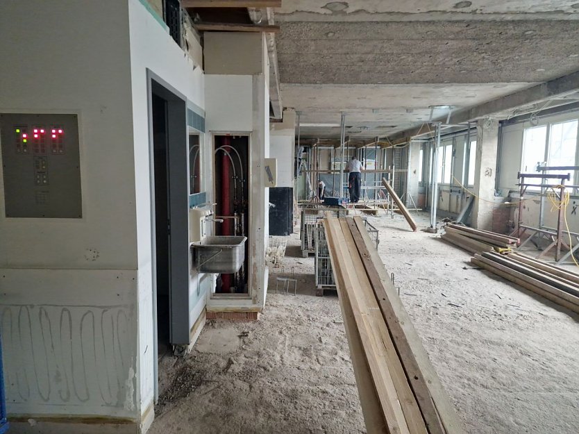 Blick in den einstigen OP-Saal 9 inklusive Aufwachraum. Hier soll der moderne Hybrid-OP eingebaut werden (Foto: Südharz-Klinikum)