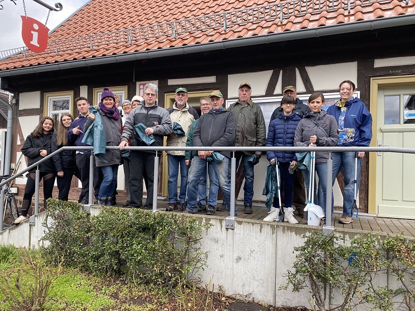 Frühjahrsputz in Harztor (Foto: Sandra Witzel)