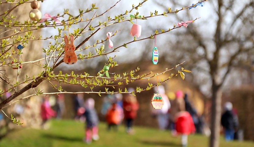 Osterdekoration auf dem Petersberg (Foto: Stadtverwaltung NDH)