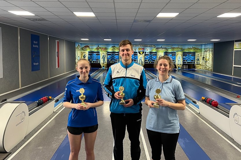 v.l.n.r. Lara Kummer; Oliver Gottlich; Katja Rautenbach; Ronny Sch&auml;fer fehlt. (Foto: Knut Herzau)