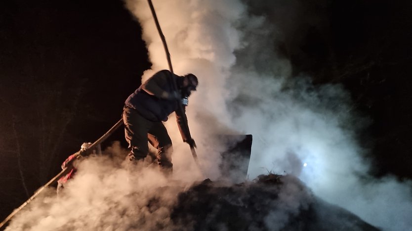 Hokzkohlemeiler im Südharz (Foto: D.Berberich) Hokzkohlemeiler im Südharz (Foto: D.Berberich)