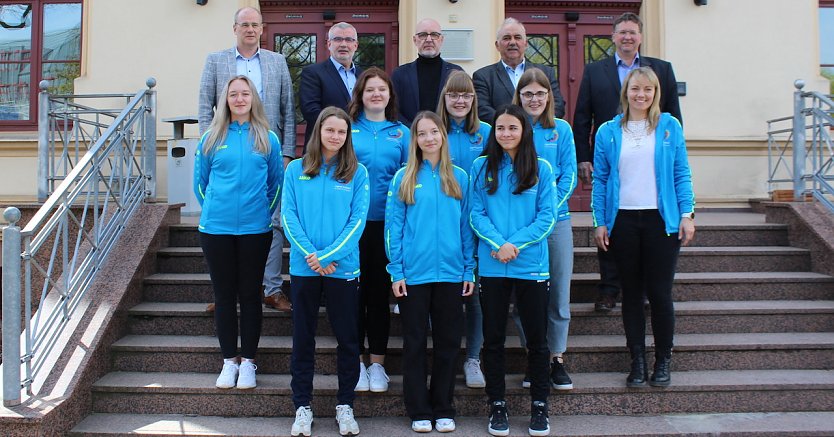 Die Mädchen der Altersklasse WK II aus dem Herder-Gymnasium sind Thüringens beste Schulmannschaft im Tischtennis  (Foto: oas)