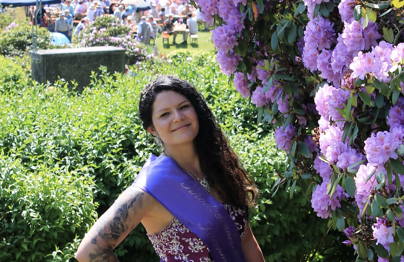 Die amtierende Monarchin Jasmin wird ihr Amt nach zehnjähriger Rhododendron-Herrschaft abgeben (Foto: Janet Ließmann)