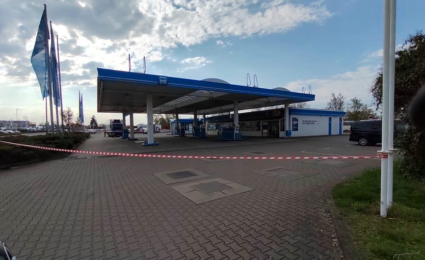 Geschlossen war heute Morgen die Aral-Tankstelle in der Halleschen Straße, was zu einigen Verwirrungen führte (Foto: C.Wilhelm)