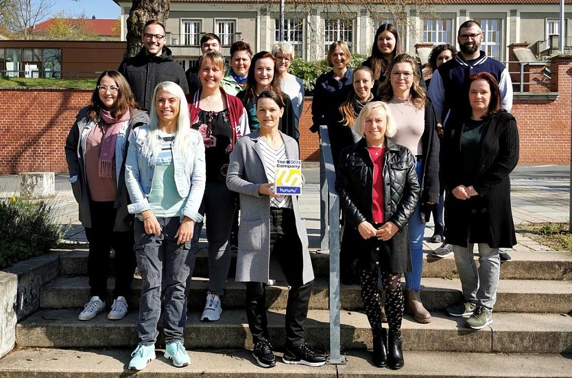 Beschäftigte der Hochschule Nordhausen haben die Auszeichnung als Top-Company stolz entgegengenommen. (Foto: Nadine Kathrin Luschnat)