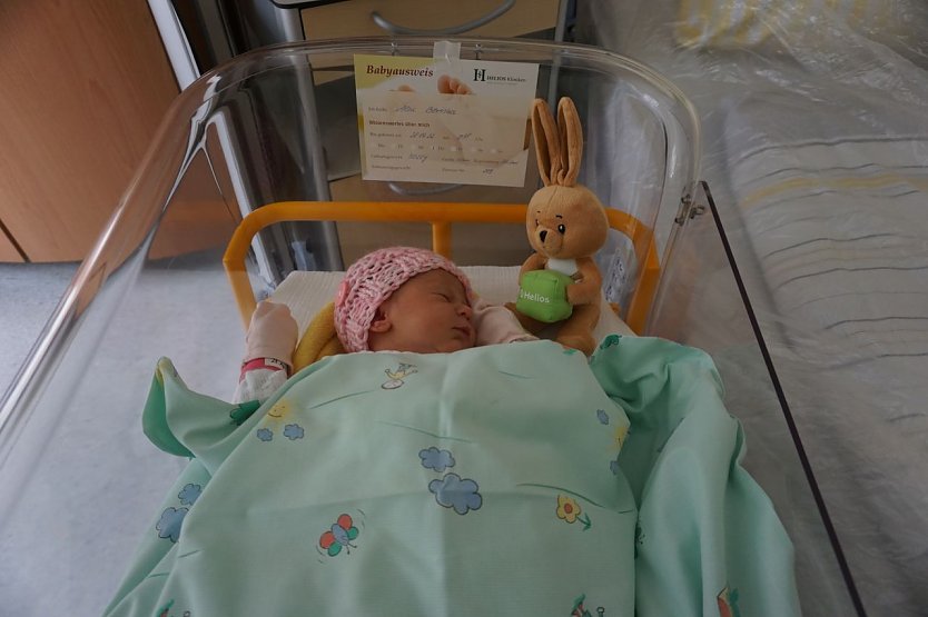 Alea Berisha, das 200. Baby in diesem Jahr (Foto: Helios Kliniken Mansfeld-Südharz GmbH, Antonia Bütof )