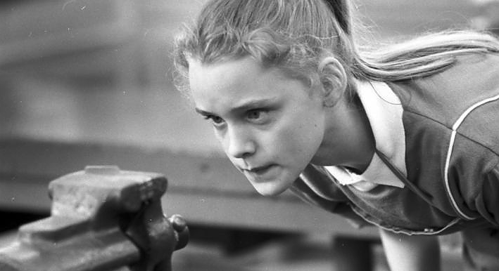 Polytechnischer Unterricht in Karl-Marx-Stadt (1989) (Foto: Bundesarchiv, Bild 183-1989-0605-015 / CC-BY-SA 3.0)