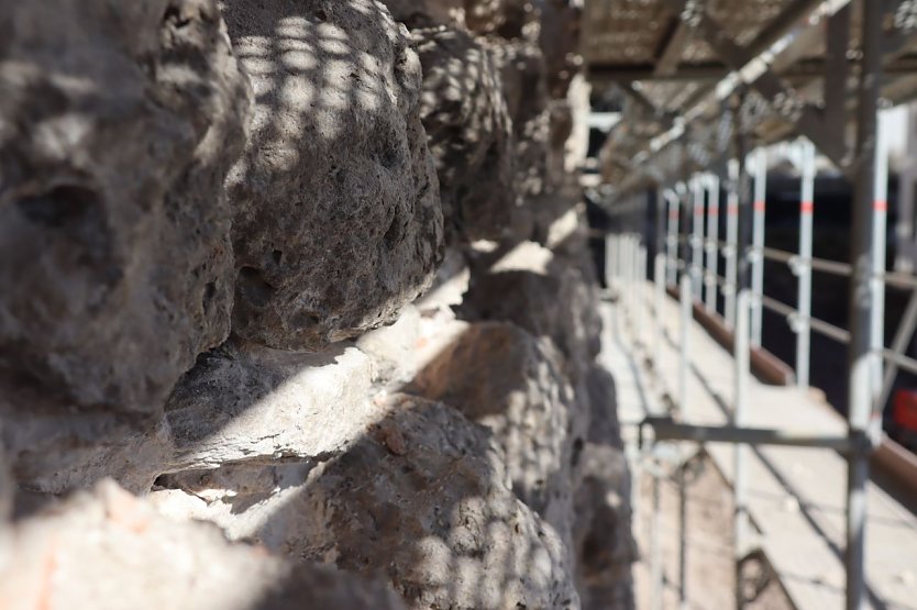 Die Sanierung der Stadtmauer auf 210 Metern länge schreitet voran (Foto: Stadtverwaltung Nordhausen)