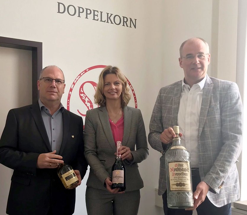 Landrat Matthias Jendricke und Bürgermeisterin Alexandra Rieger waren jetzt zum gemeinsamen Antrittsbesuch beim neuen Werkleiter von Nordbrand Nordhausen Uwe Maurer. (Foto: Pressestelle Landratsamt Nordhausen)