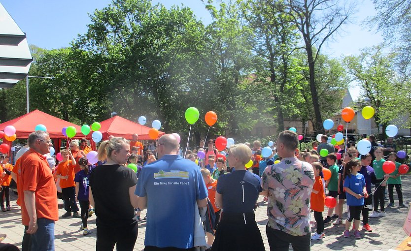 Luftballons zum Abschluss des Inklusionssportfestes (Foto: M.Fromm)