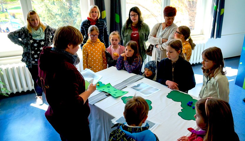 Ausstellungsführung Biotopverbund-Ausstellung BUND Thüringen (Foto: Marcel Henschel)