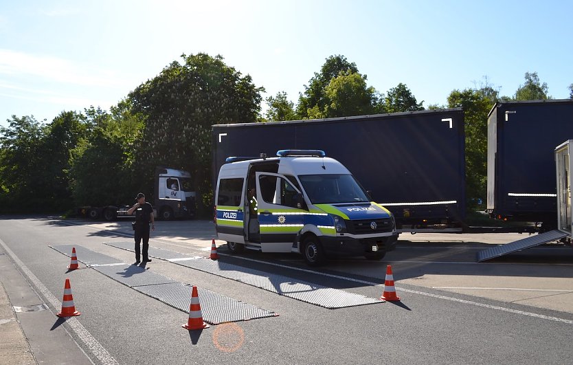 Komplexkontrolle gestern (Foto: Autobahnpolozei)