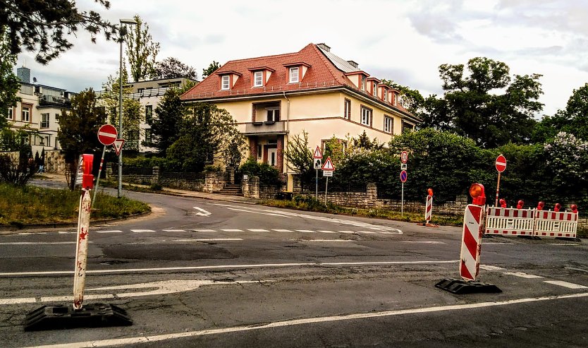 Sowohl Riemann- als auch Wallrothstraße sind gleichzeitig gesperrt. Hinzu kommt die Hallesche Straße, später noch Teile der Töpferstraße. (Foto: J.Prophet)