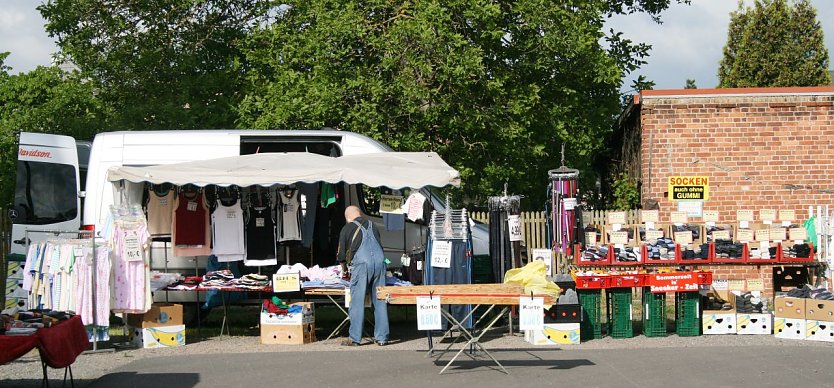 Bauernmarkt in Mai  (Foto: U. Reinboth )