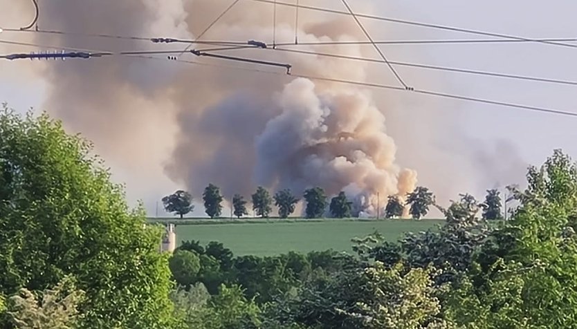 Rauchsäulen heute Abend bei Ausbruch des Brandes (Foto: nnz)