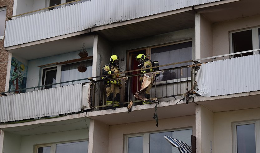 Löscheinsatz über die Drehleiter in Nordhausen-Ost (Foto: T.Pantosch)