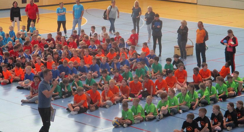 Zweifelderballturnier in der Salzahalle (Foto: M.Fromm)