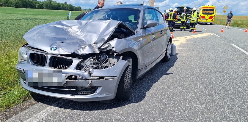 Verkehrsunfall heute Mittag (Foto: Feuerwehr Großwechsungen/Silvio Dietzel)