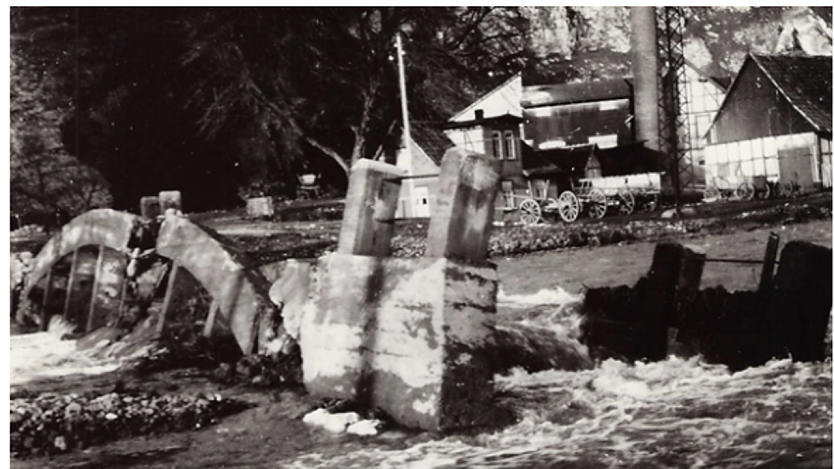 Vor hundert Jahren wurde eine alte Beerebrücke bei einem Hochwasser zerstört (Foto: Tim Schäfer)