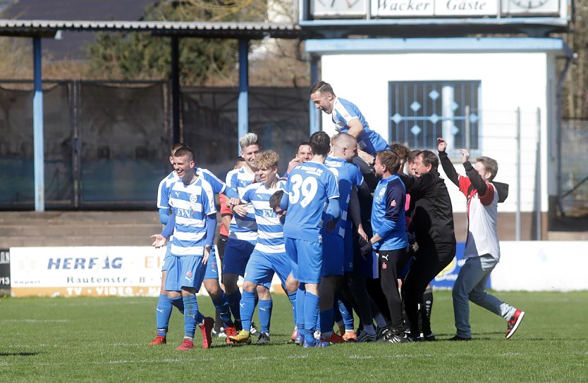 So wollen die Wacker-Spieler am Samstag um 16 Uhr in Bautzen jubeln  (Foto: M.Liedke)