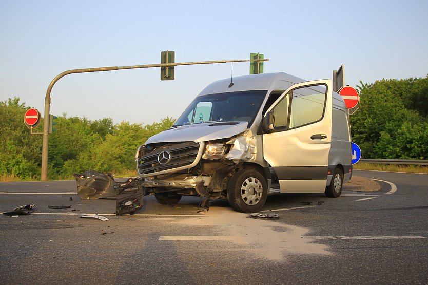 Schwerer Unfall nahe Sundhausen (Foto: S. Dietzel)