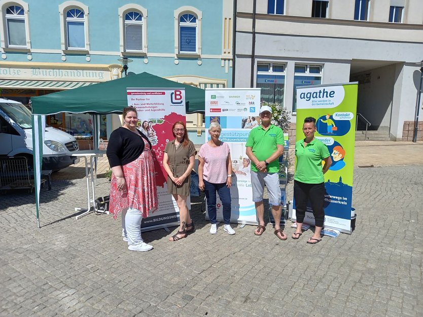 Beim Markttag in Bad Frankenhausen präsentierten sich auch der Pflegestützpunkt und das Projekt Agathe (Foto: Landratsamt Kyffhäuser)